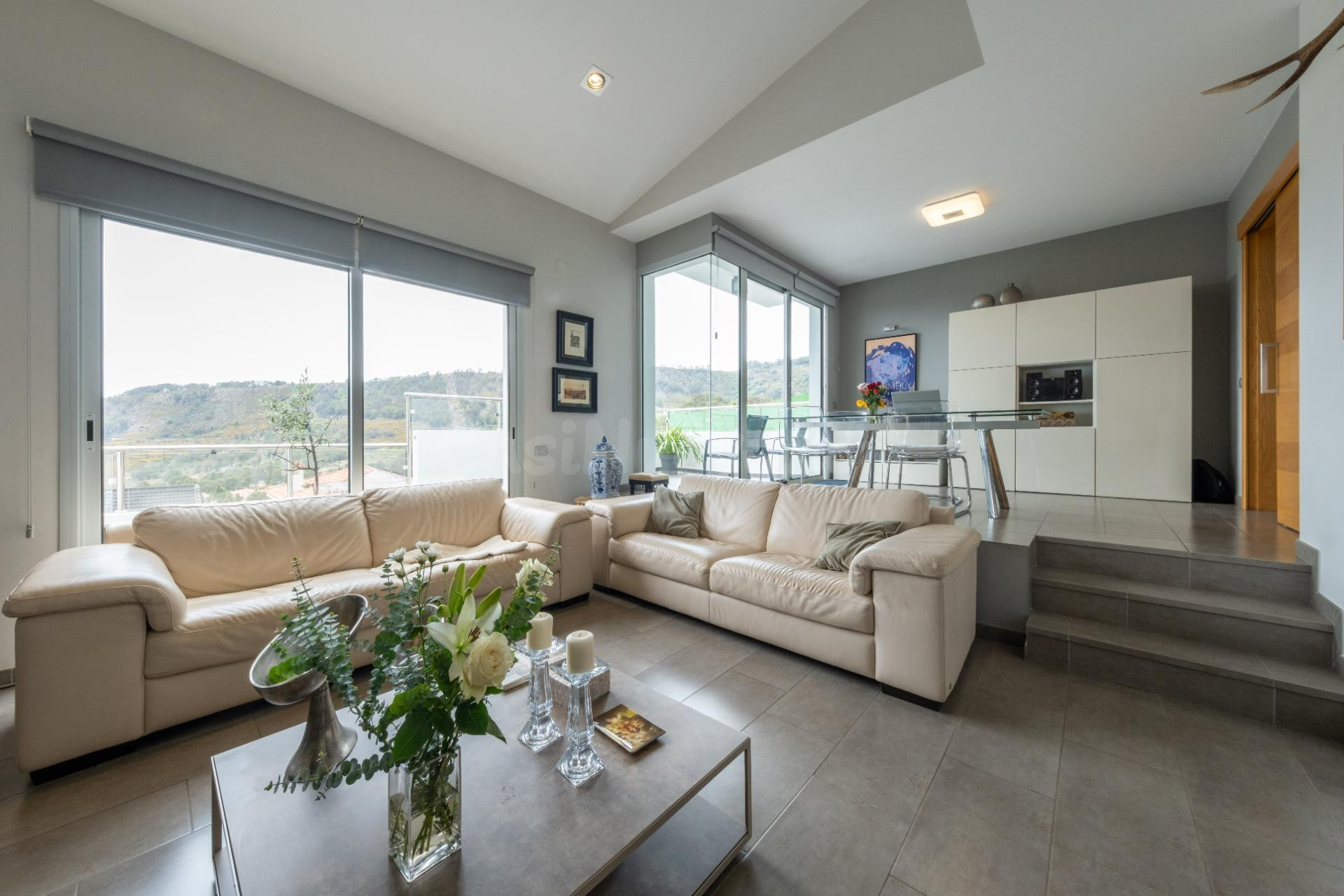 ¡Chalet independiente con amplias terrazas y zona exterior en La Solana - Arucas!