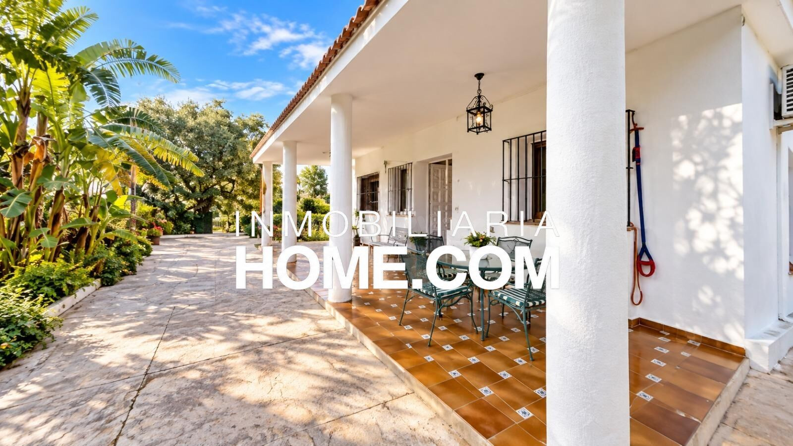Encantadora vivienda en una sola planta, rodeada de tranquilidad y naturaleza en Alhaurín de la Torre, zona de Lauro Golf