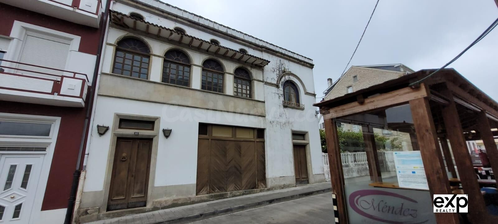CASA URBANA DE ESTILO ARTDECO CON BAJO COMERCIAL - foto 3