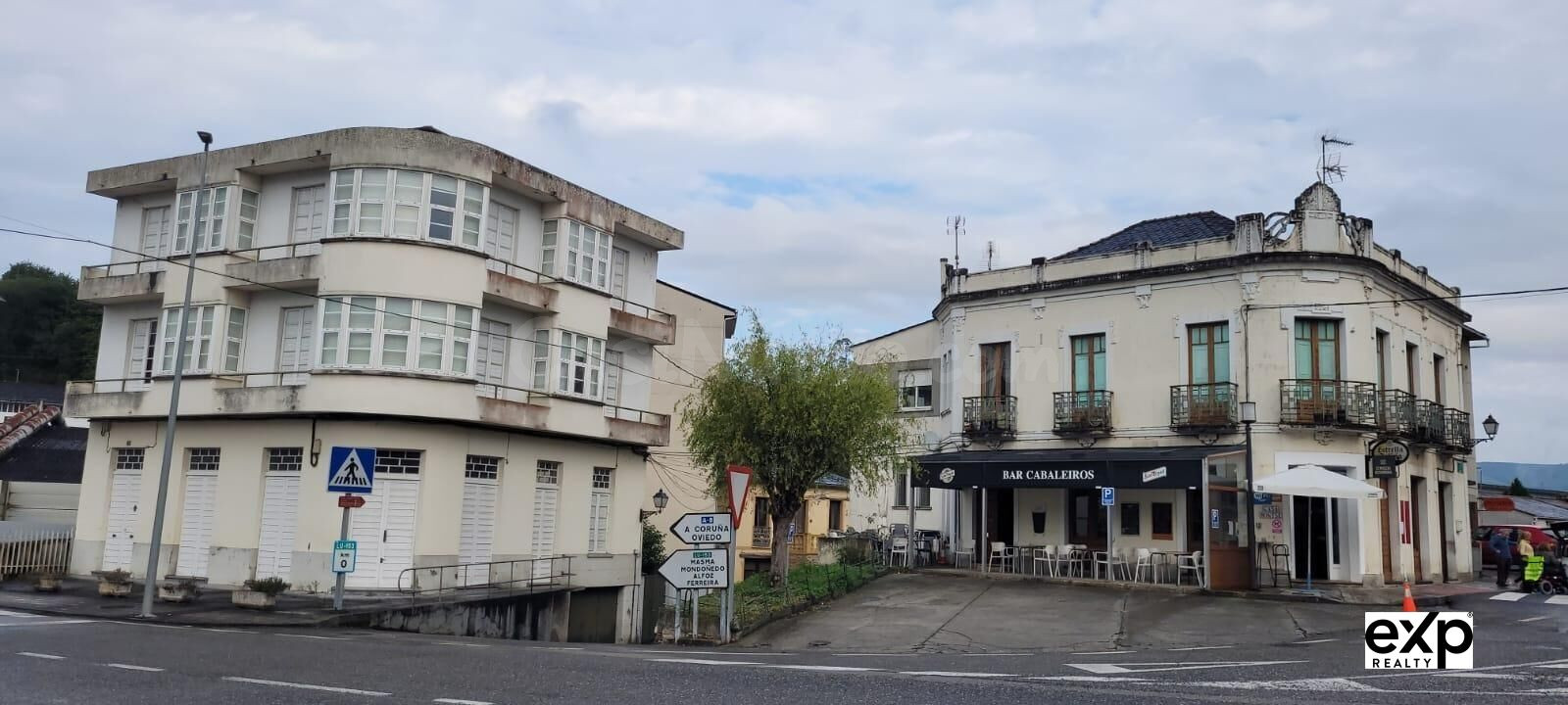 EDIFICIO COMPLETO EN EL CENTRO DE LOURENZÁ (EN EL CAMINO DE  - foto 2