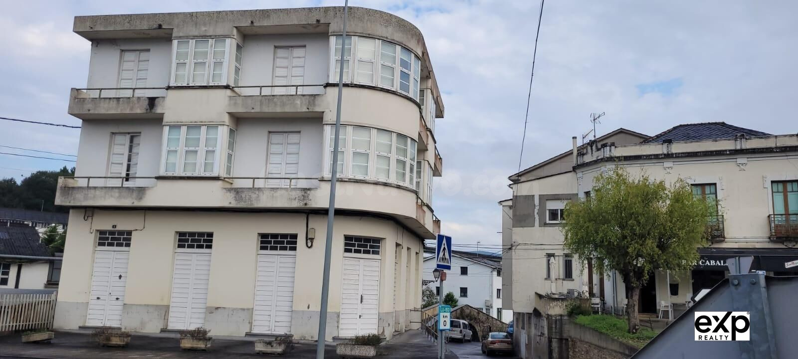 EDIFICIO COMPLETO EN EL CENTRO DE LOURENZÁ (EN EL CAMINO DE  - foto 3