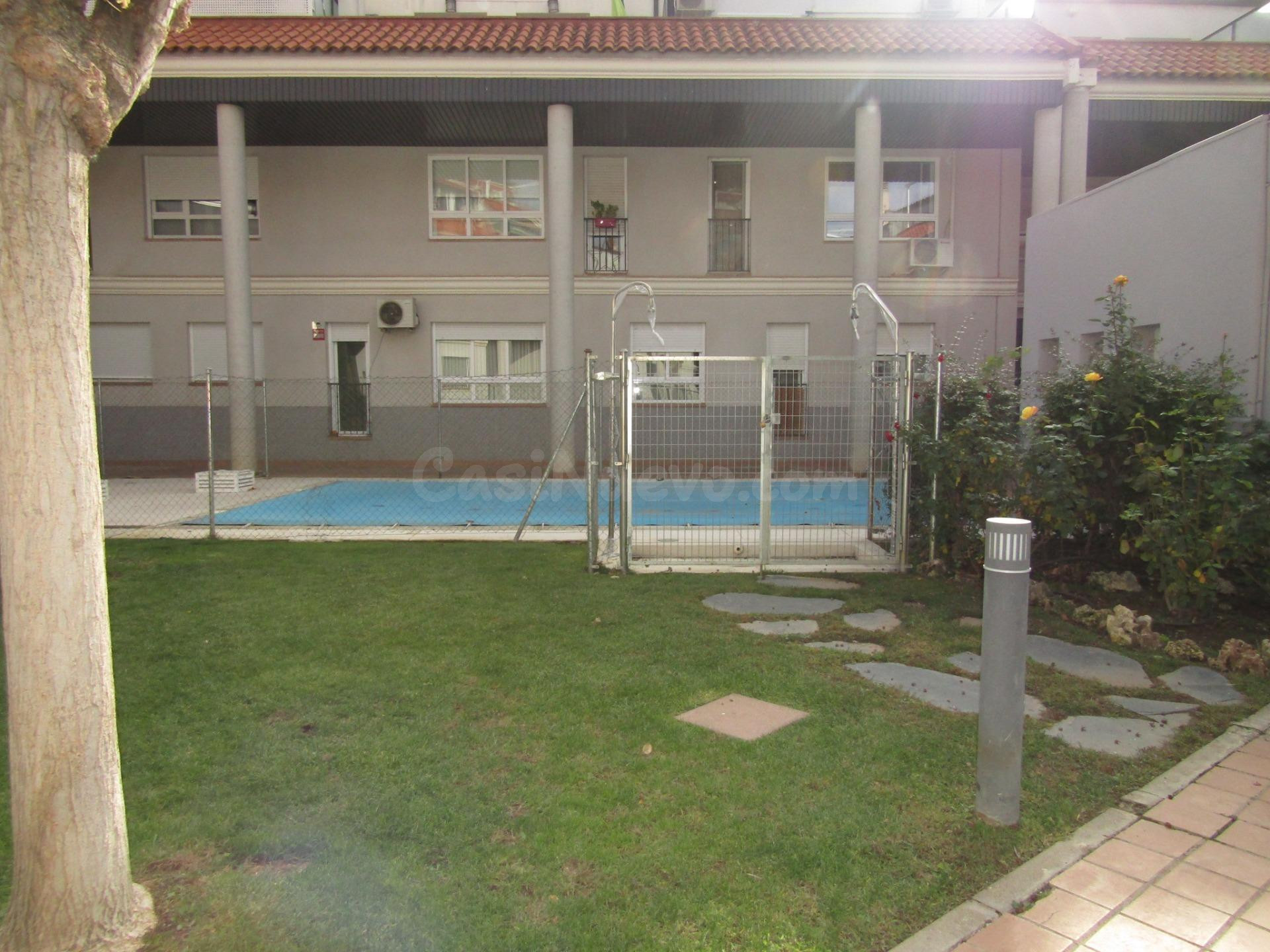 Ático dúplex en venta en Torres de La Alameda - foto 2