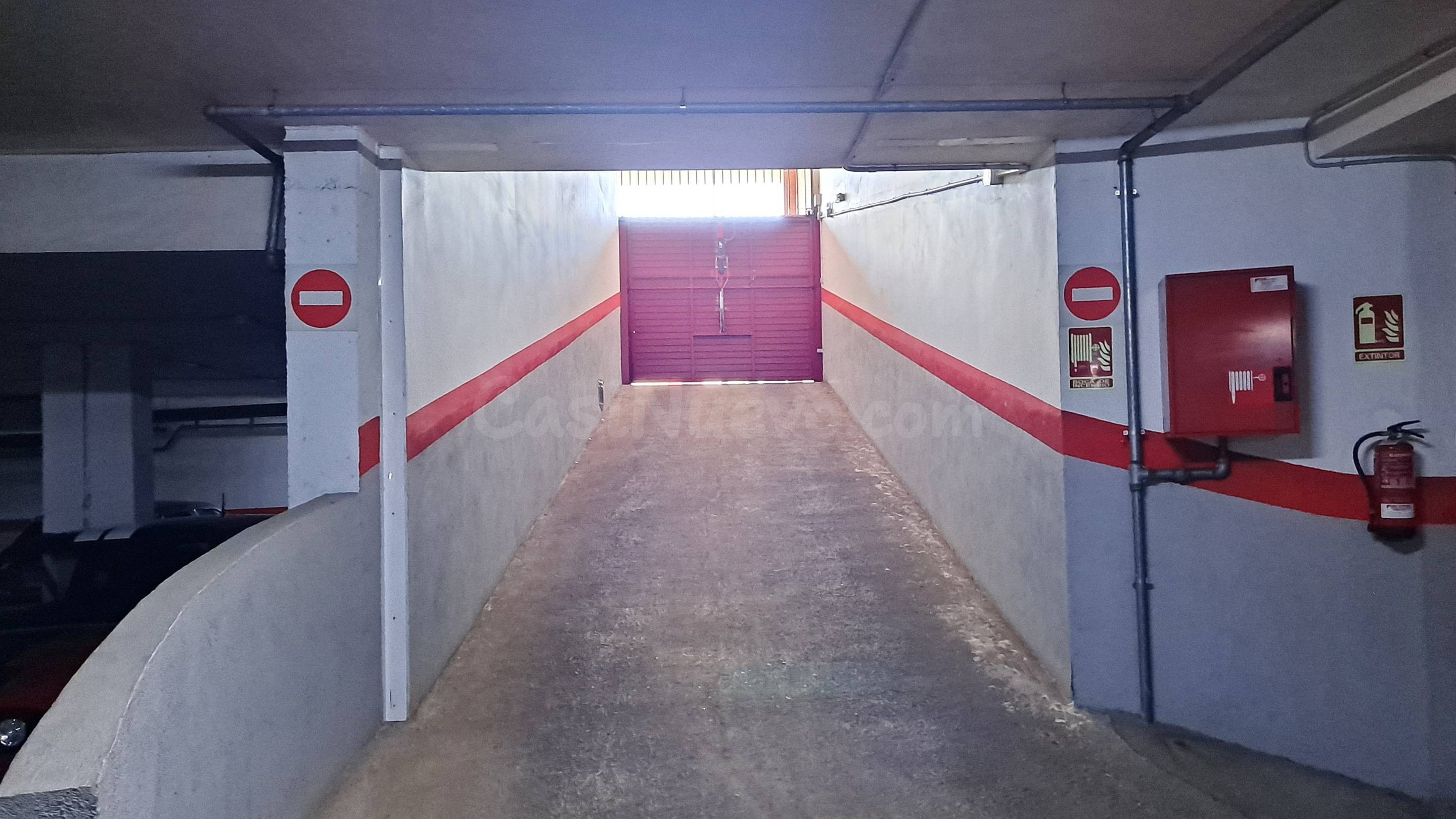 PARKING EN ALQUILER EN ZONA PAISOS CATALANS - foto 4
