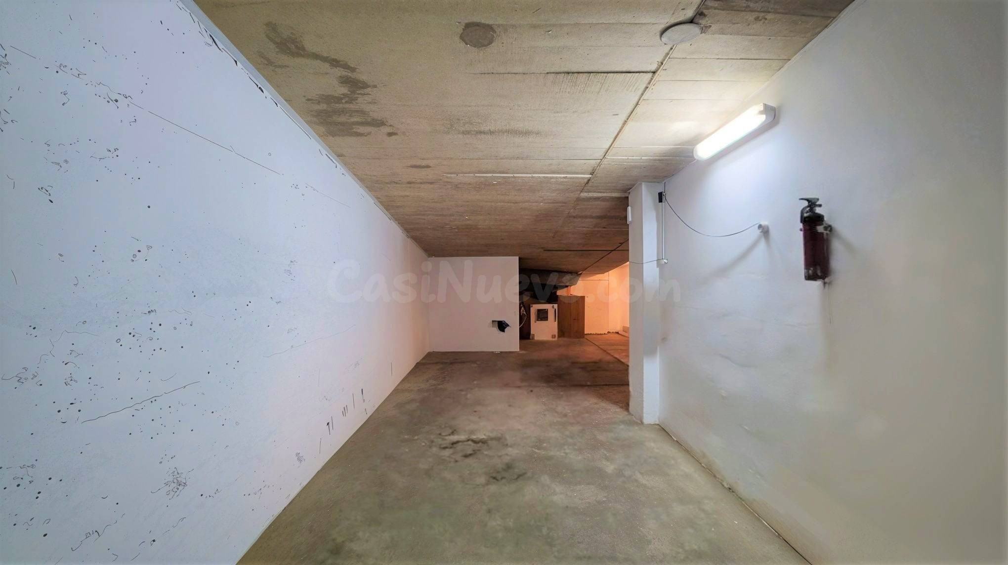 PLAZA DE PARKING EN VENTA EN CARRER CANAL - foto 2