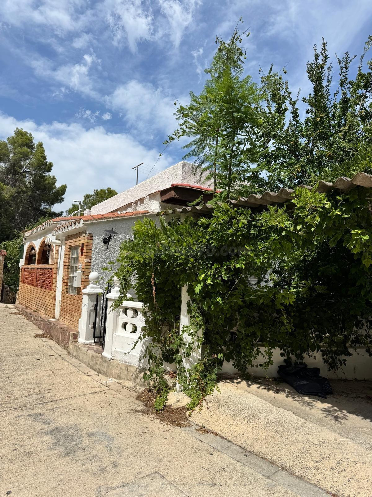 GRAN CHALET CON PISCINA PROPIA EN GANDIA, 4 HAB, 2 BAÑOS - foto 4