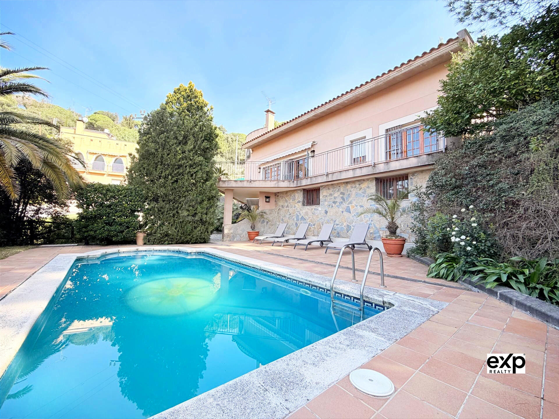 Chalet independiente en Les Sureres con parcela 1.342 m2, pi - foto 4