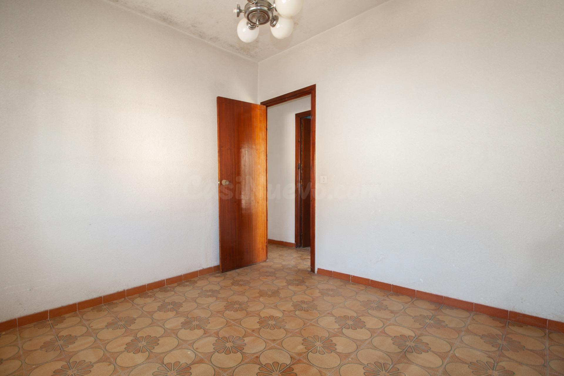 Casa de 4 habitaciones en Agrupación de Mogón - foto 4