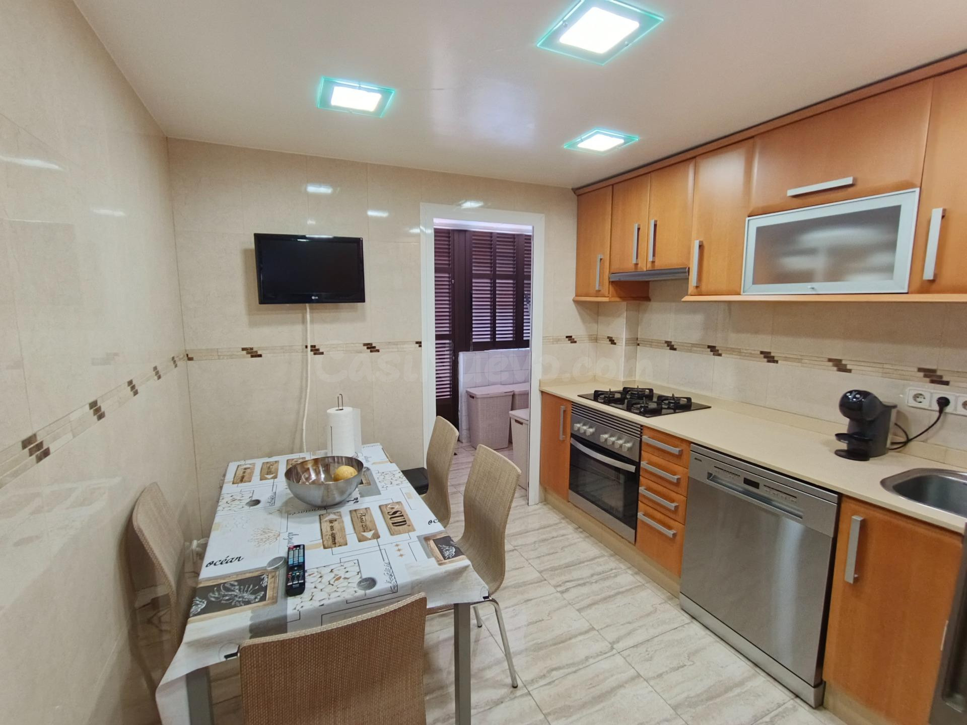 Piso en venta en la calle Reis Católico con 4 dormitorios y  - foto 3