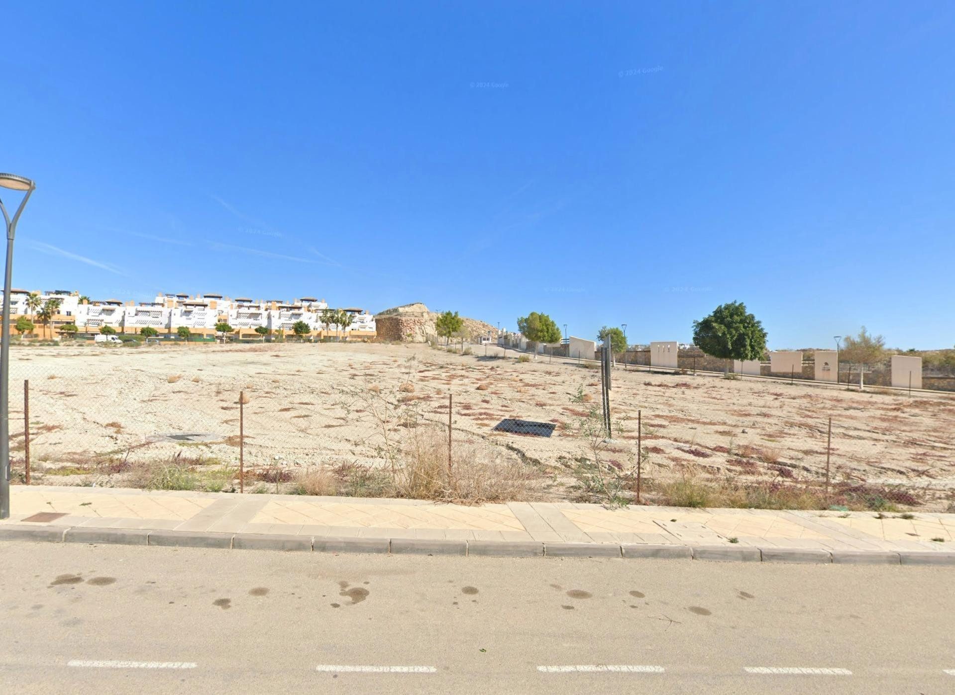 PARCELA URBANA SEGREGABLE EN VERA PLAYA | PROYECTO PARA 3 VI - foto 2