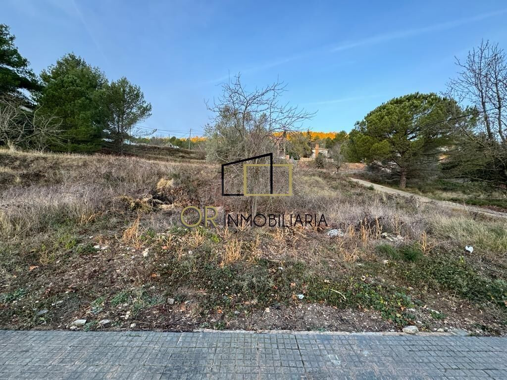 Terreno urbano de 583m2 en Pontons - foto 2