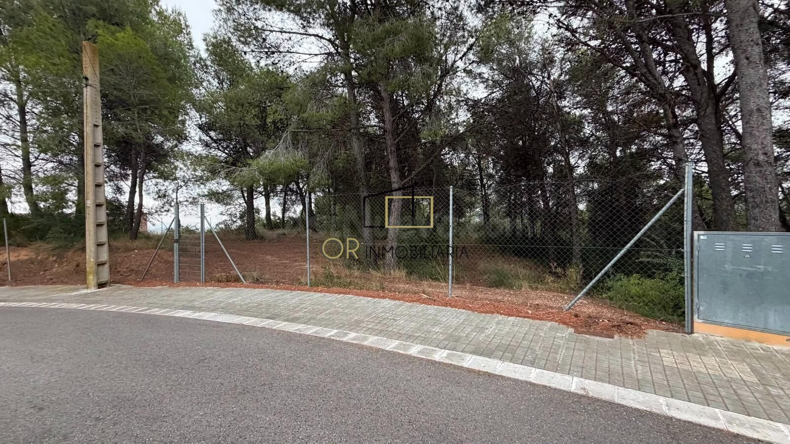 Parcela urbana de 1.294 m2 en Can Coral, Torrelles de Foix - foto 5