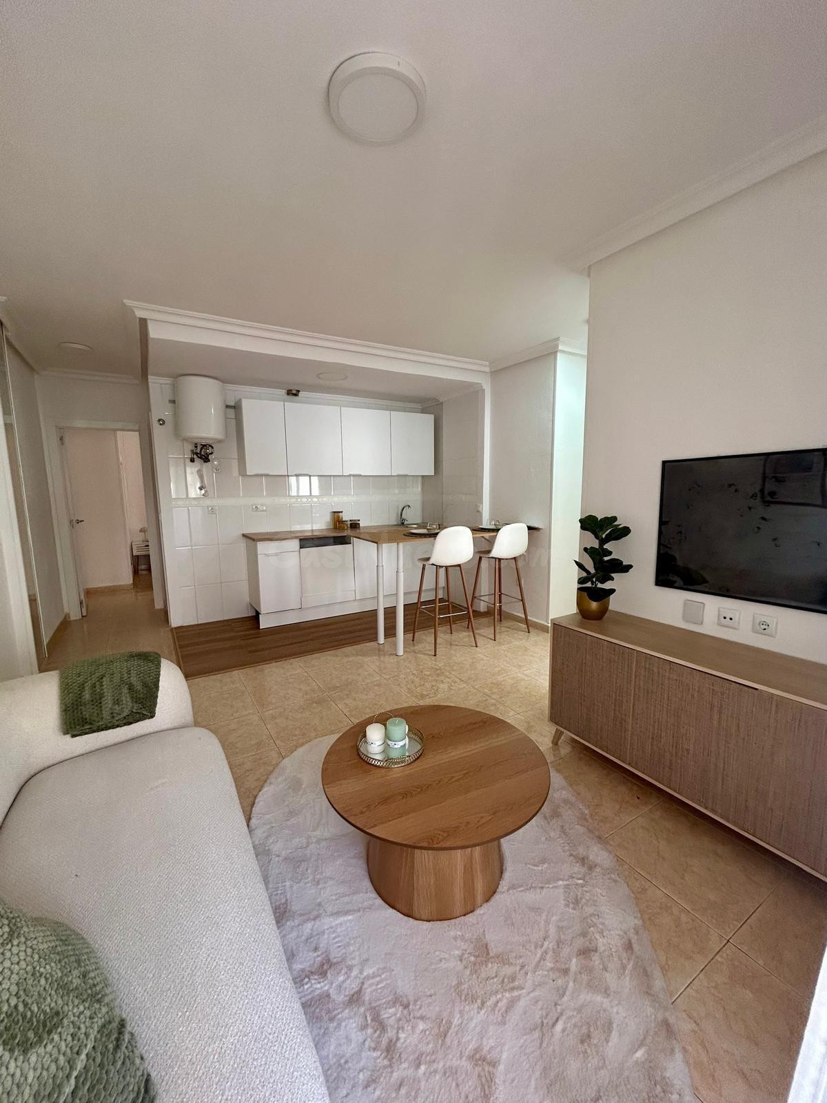 GRAN APARTAMENTO EN TORREVIEJA: 2 HAB, 1 BAÑO