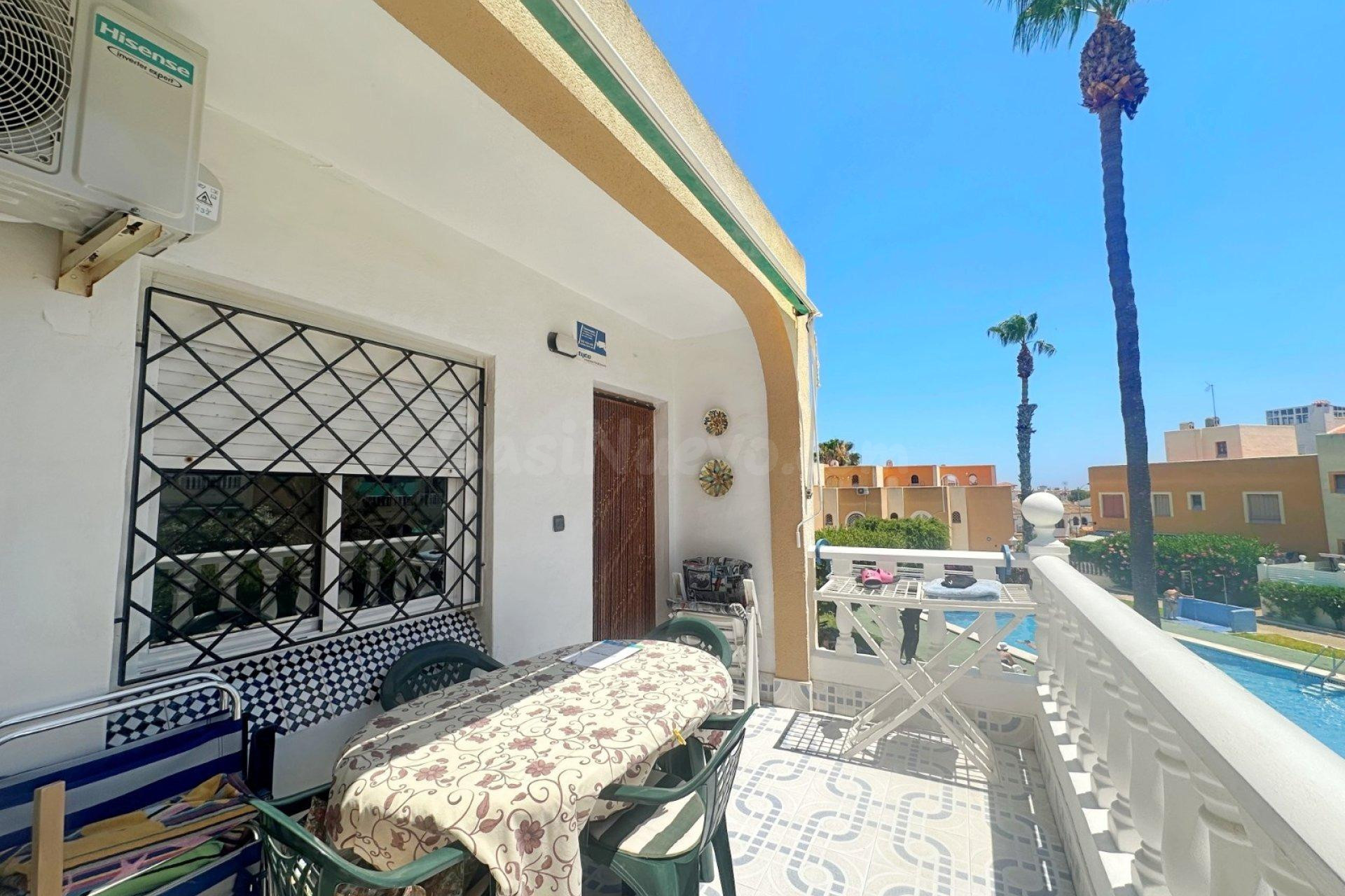 GRAN BUNGALOW EN TORREVIEJA: 1 HAB, 1 BAÑO
