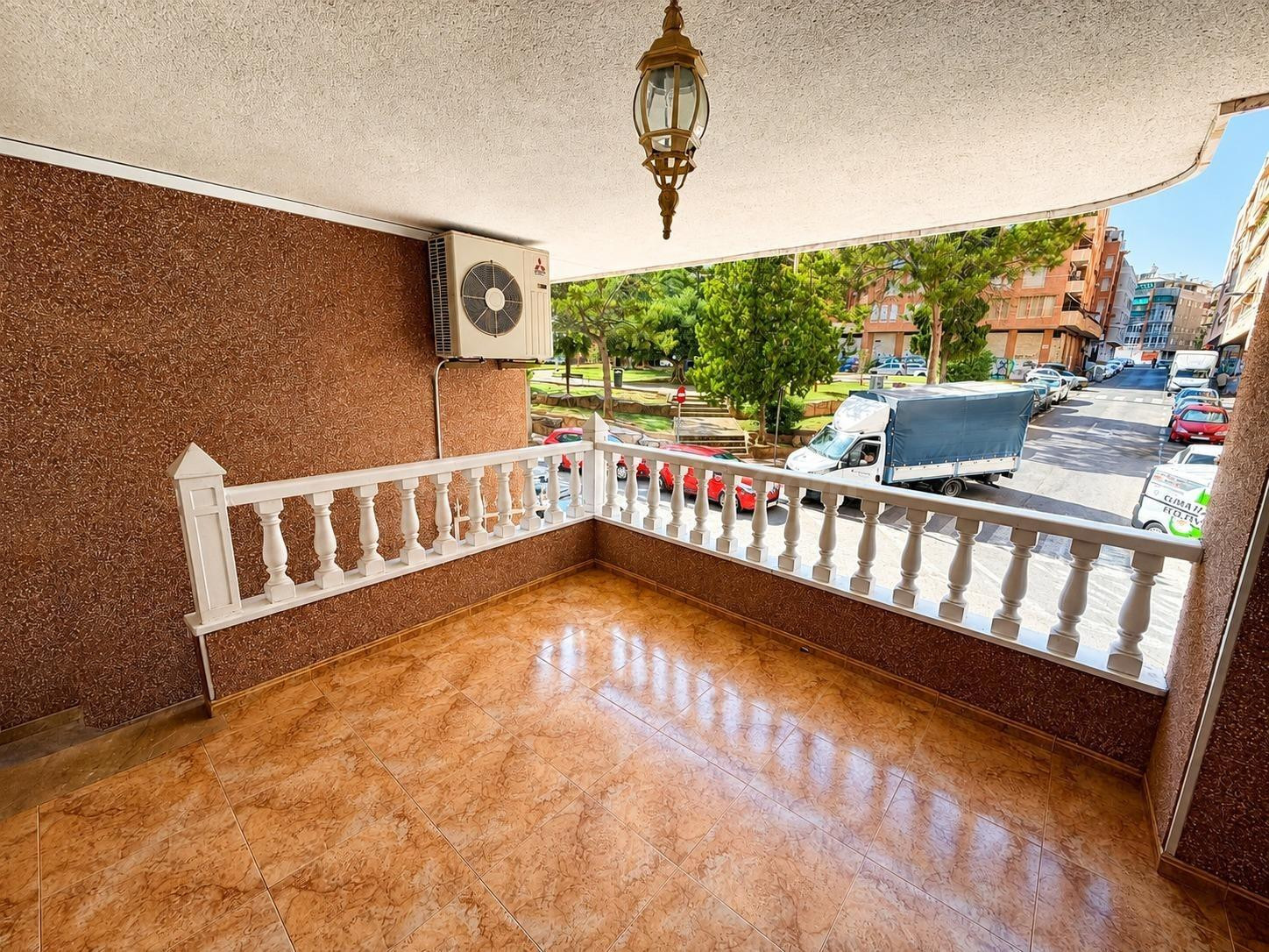 GRAN APARTAMENTO EN TORREVIEJA: 3 HAB, 2 BAÑOS