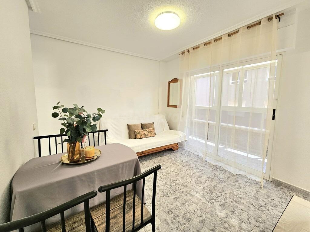 GRAN APARTAMENTO EN TORREVIEJA: 3 HAB 2 BAÑOS