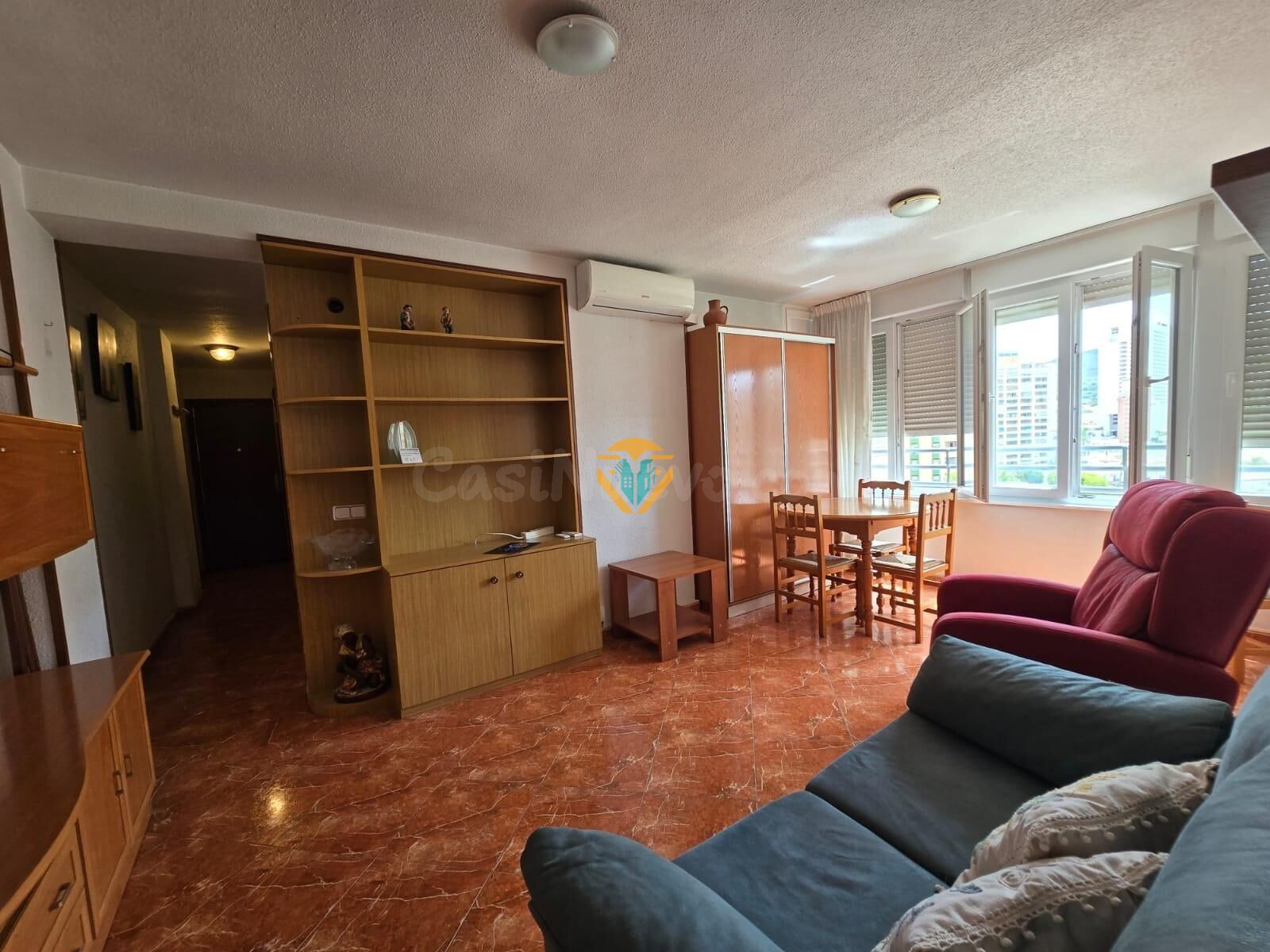 APARTAMENTO CON PARKING Y PISCINA CERCA DE PLAYA LEVANTE!