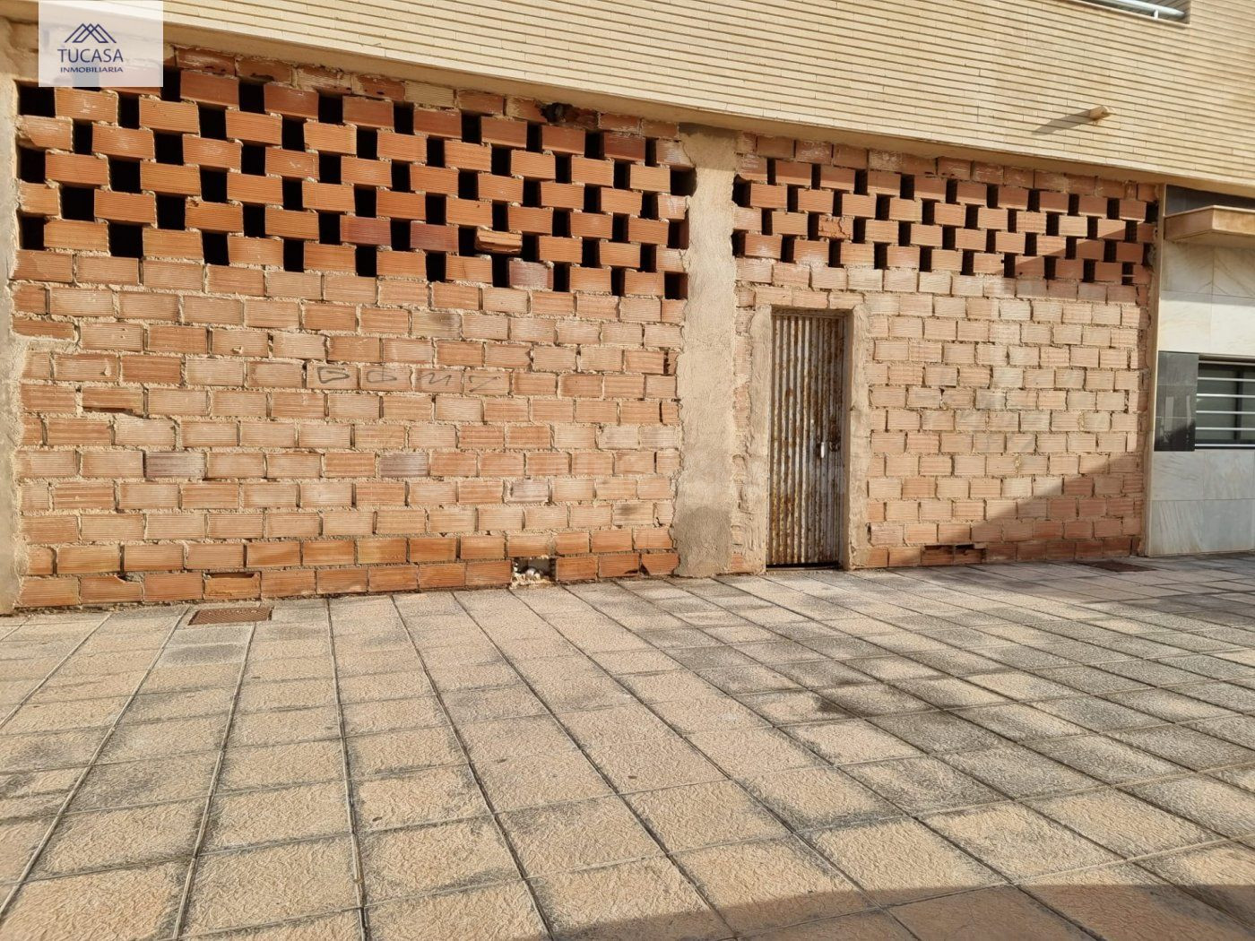 Local comercial 142m² en alquiler - Urbanizacion