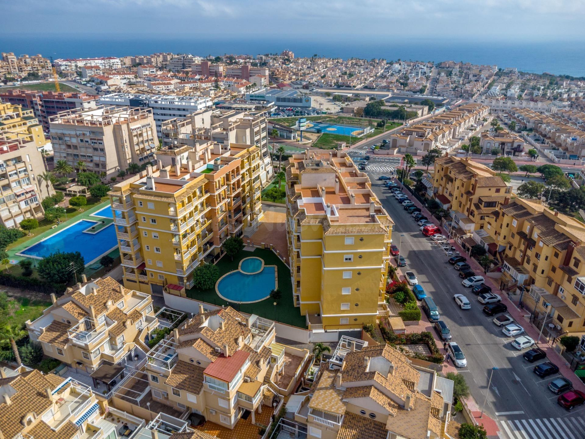 GRAN APARTAMENTO EN TORREVIEJA: 2 HAB, 1 BAÑO