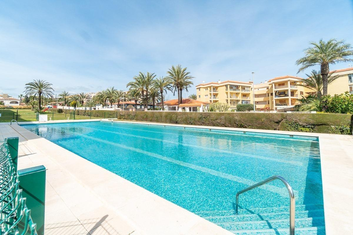 GRAN APARTAMENTO EN TORREVIEJA: 2 HAB, 2 BAÑOS