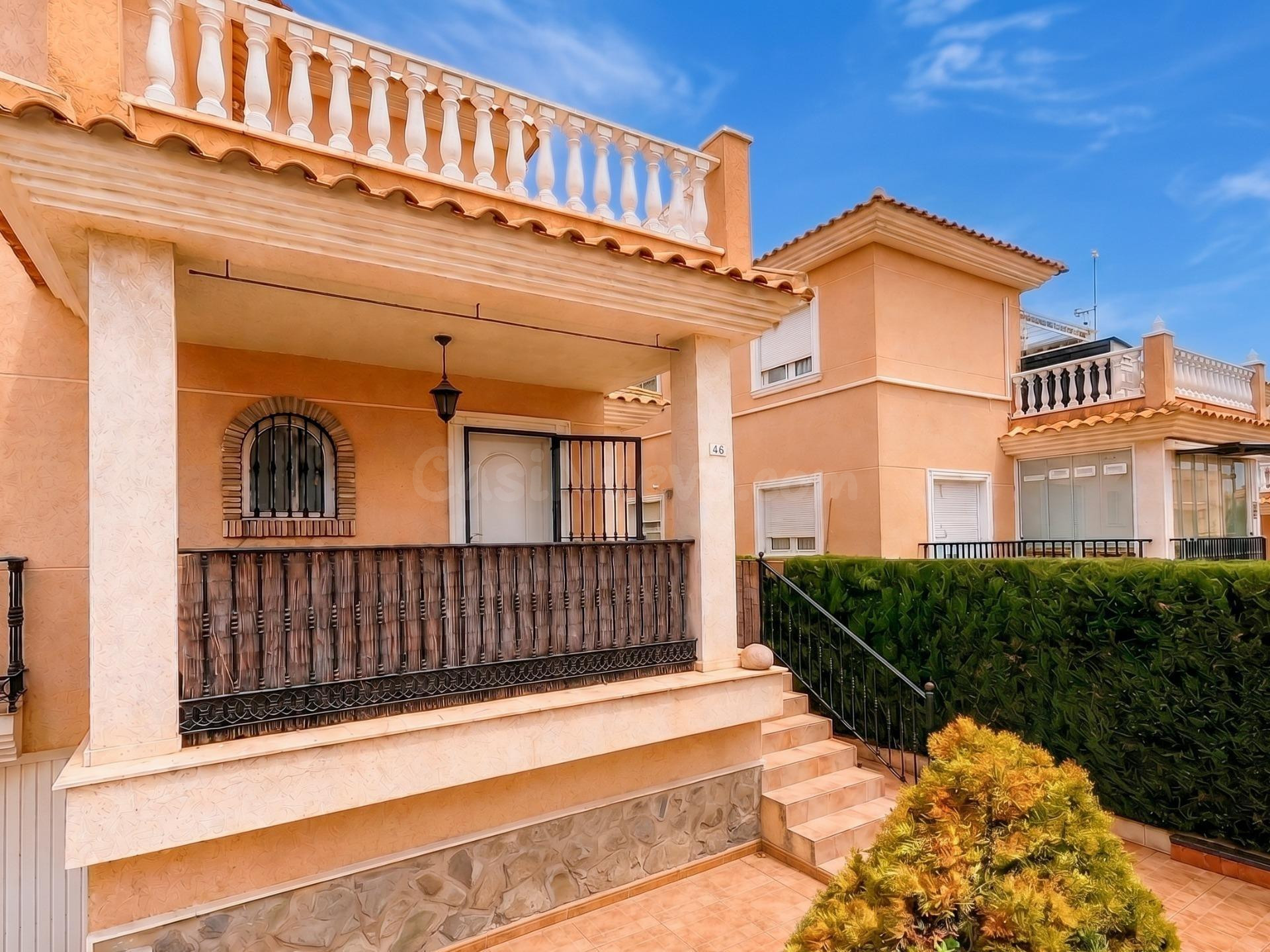GRAN APARTAMENTO EN TORREVIEJA: 3 HAB, 2 BAÑO