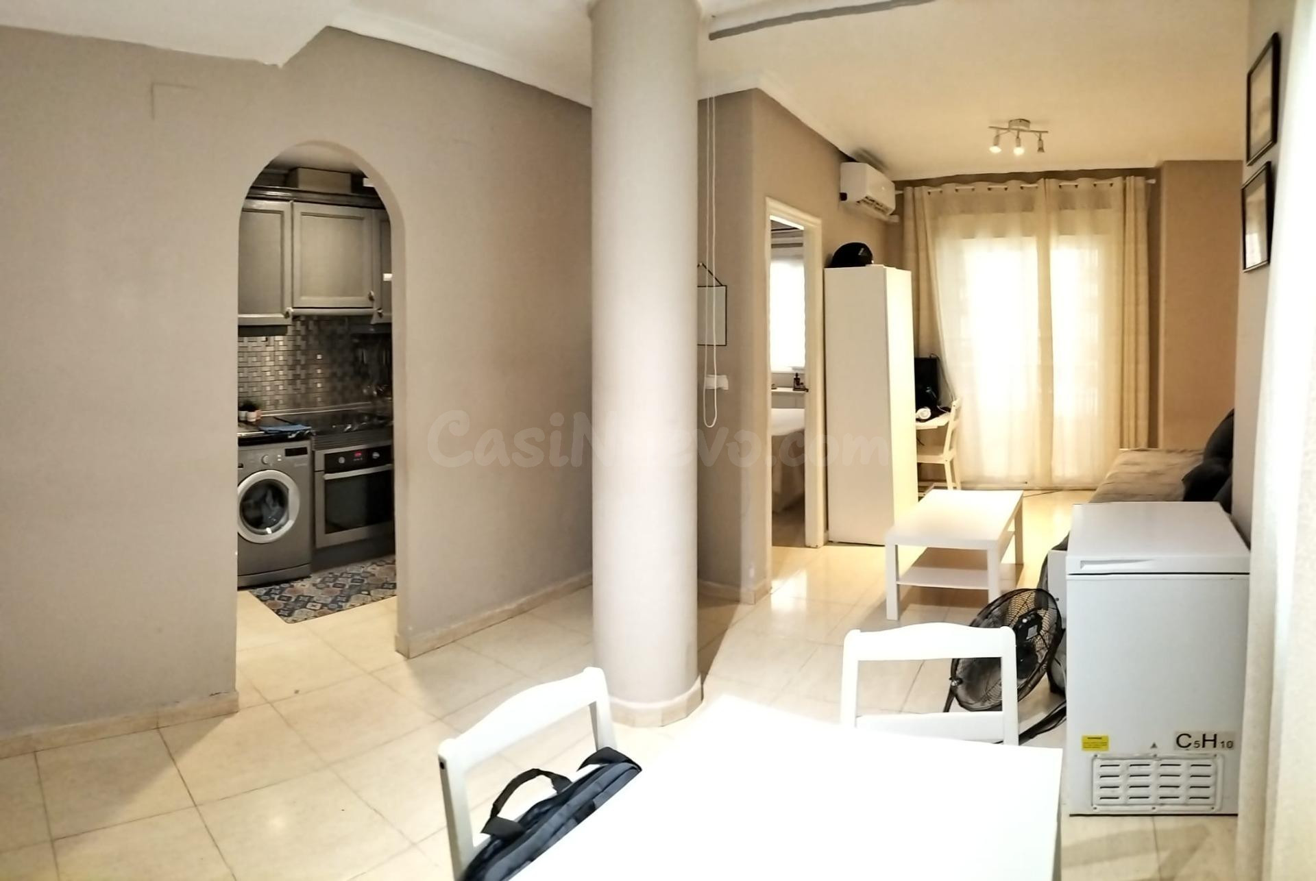 GRAN APARTAMENTO EN PLANTA BAJA EN TORREVIEJA. 1 HAB, 1 BAÑO