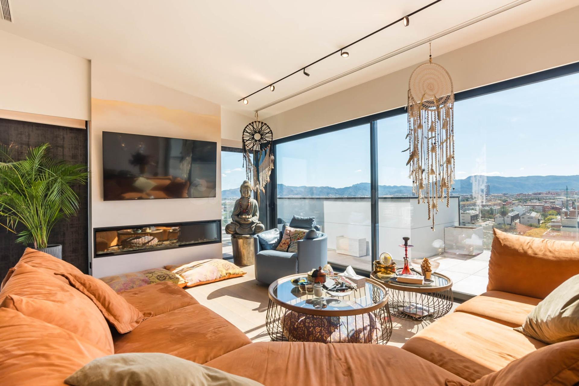 Fantástico ático de 3 dormitorios con 100 m2 de terraza + Es
