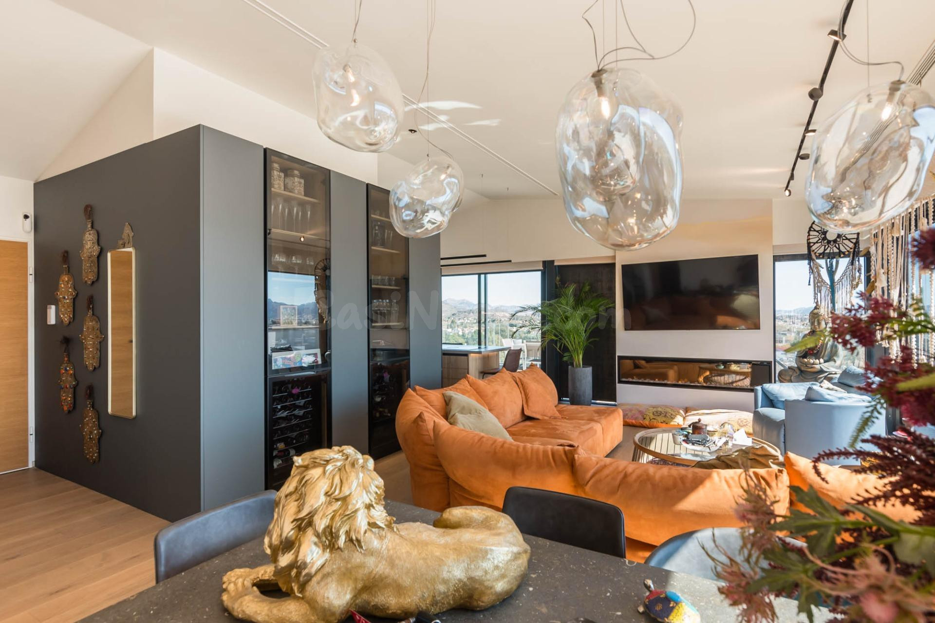 Fantástico ático de 3 dormitorios con 100 m2 de terraza + Es - foto 3