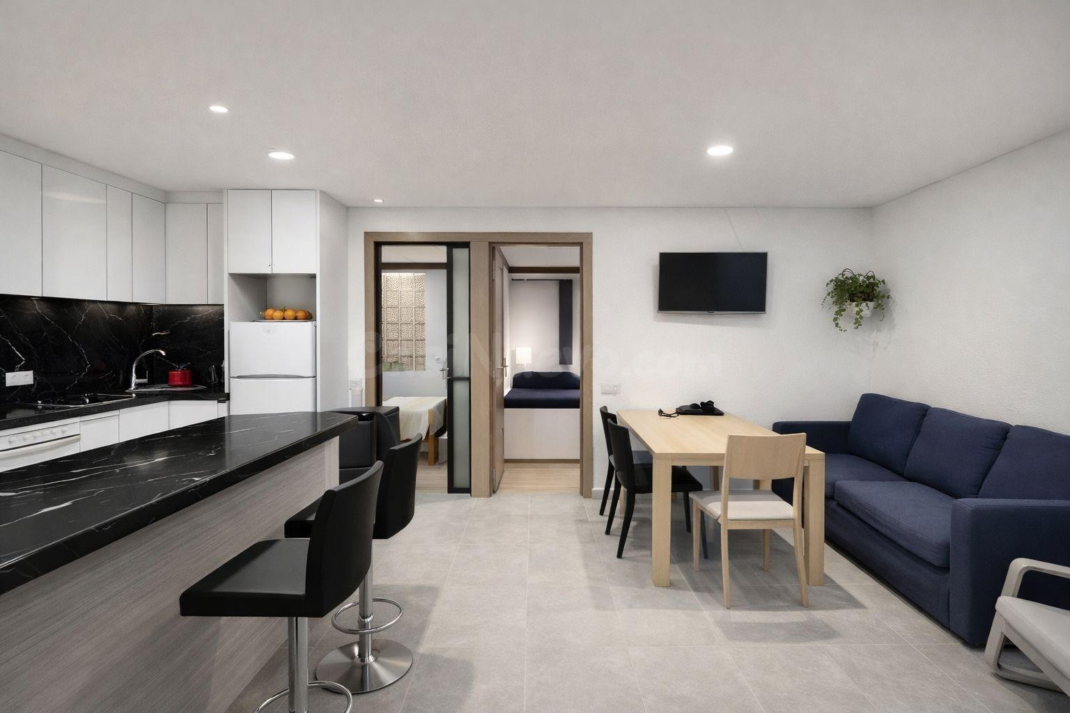 GRAN APARTAMENTO EN TORREVIEJA: 4 HAB, 2 BAÑO
