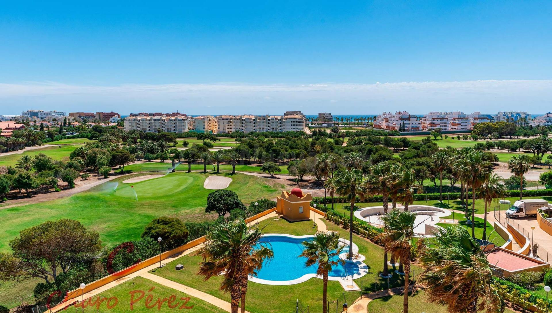 Excepcional ático dúplex en el Residencial Los Pelicanos, ub - foto 2