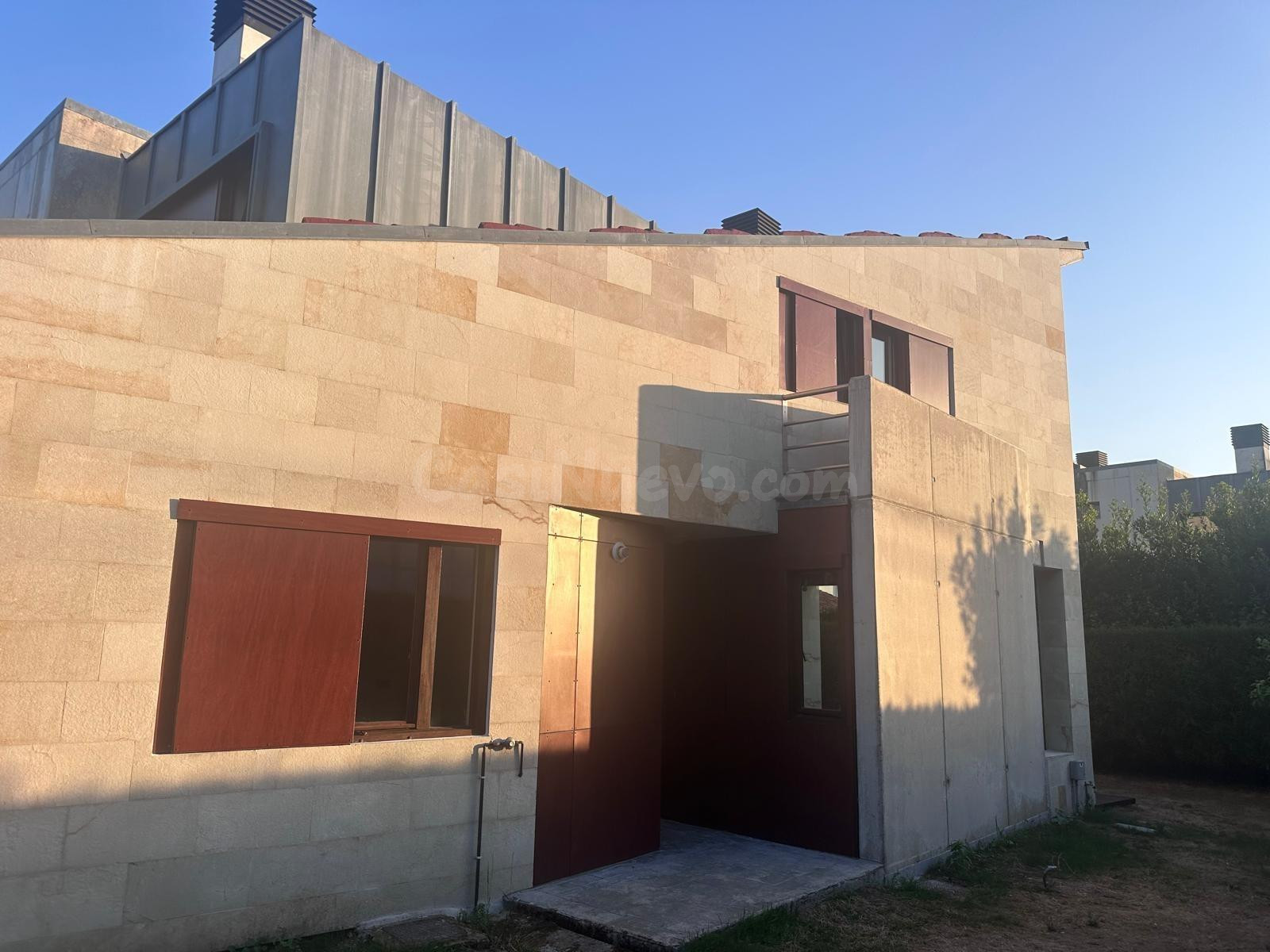Tu refugio entre el golf y el mar: descubre tu nuevo hogar