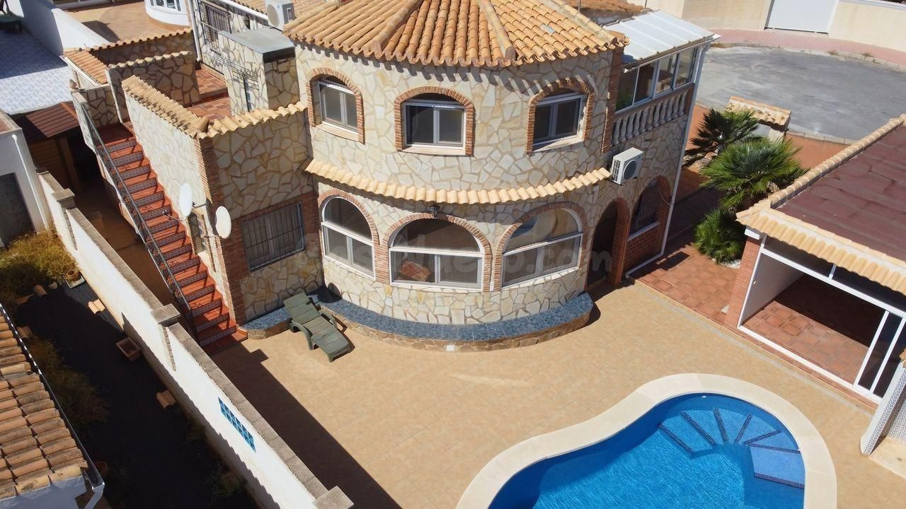 Casa 4 habitaciones 79m² en venta - Los Almendros-La Florida