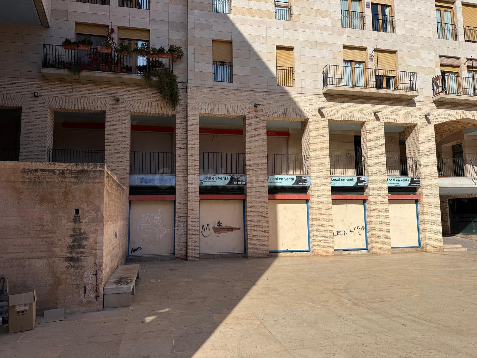 SE ALQUILA LOCAL COMERCIAL DE 840 M2 - foto 2