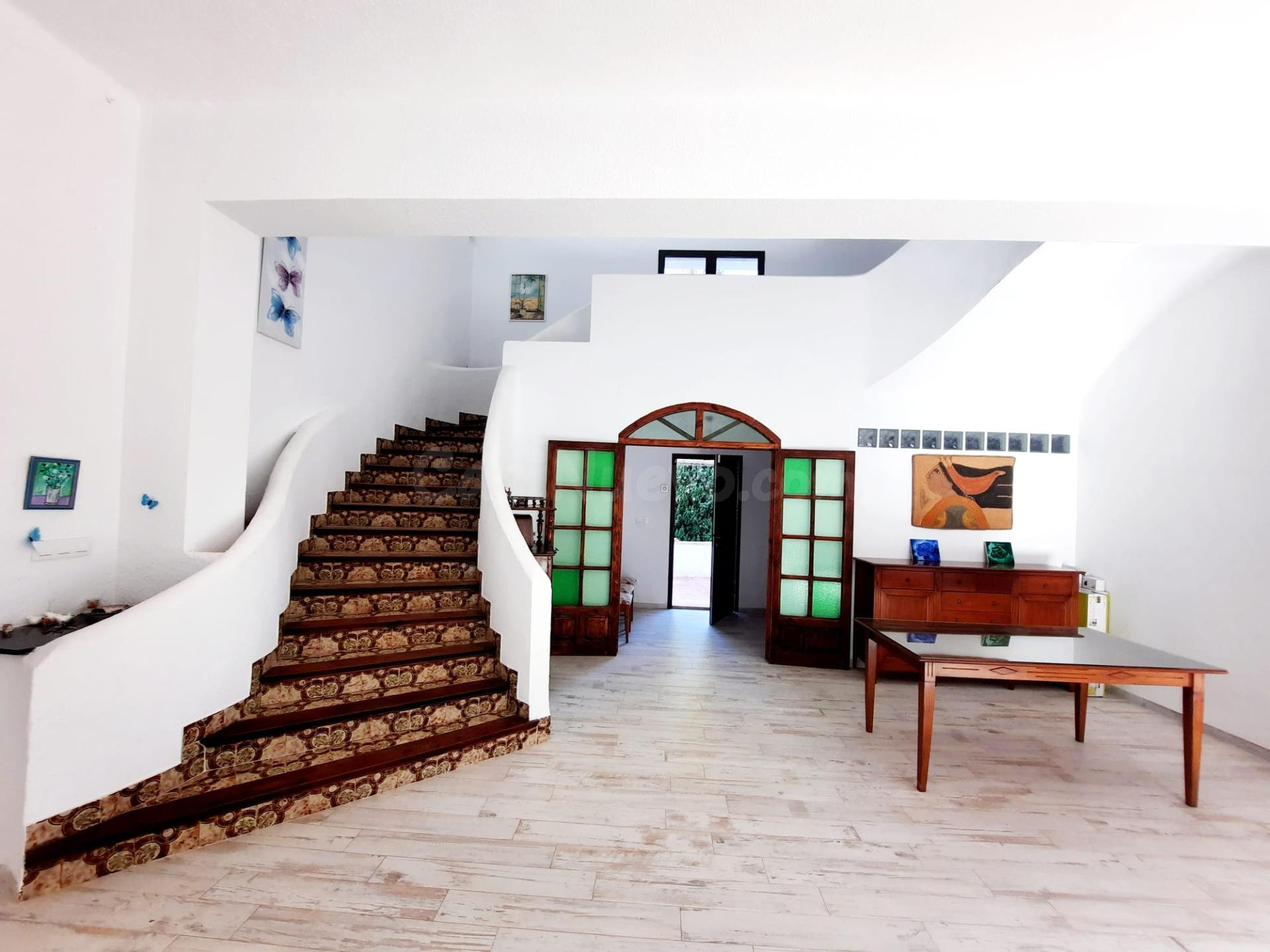 Amplio chalet con casa de invitados y 55000 metros de terreno cultivable