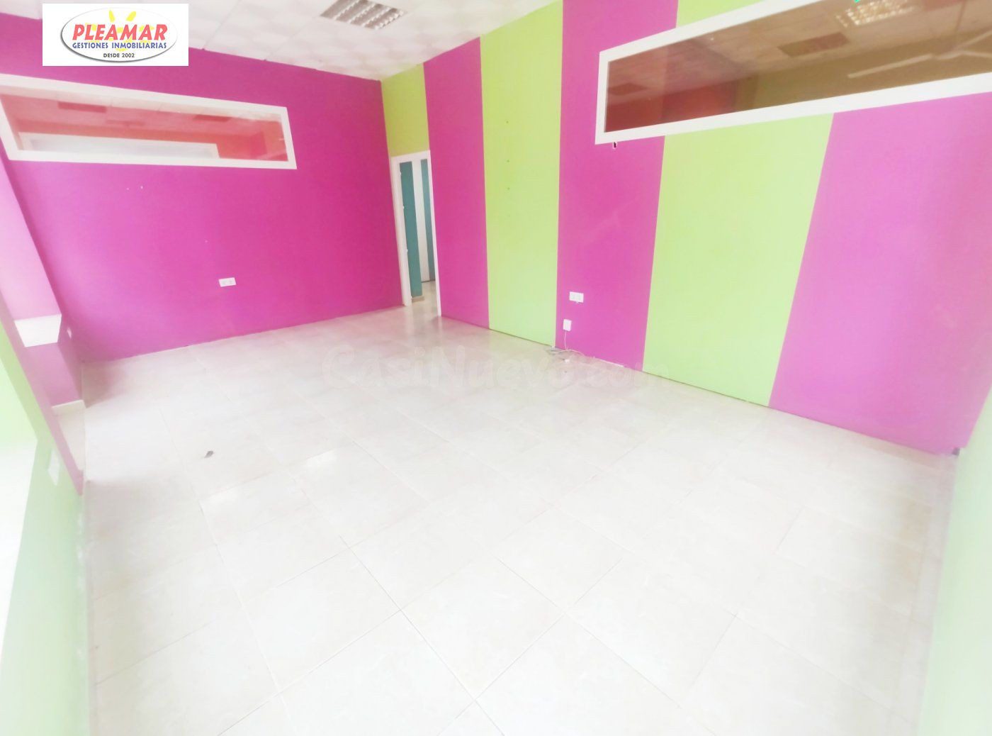 LOCAL COMERCIAL. ZONA PUERTO DEPORTIVO