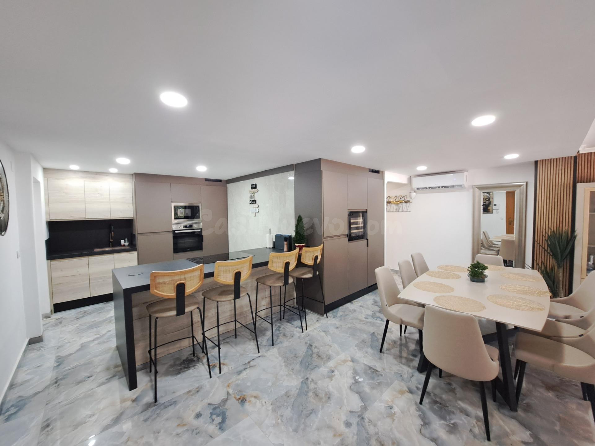 VIVIENDA COMPLETAMENTE REFORMADA Y PERFECTAMENTE EQUIPADA