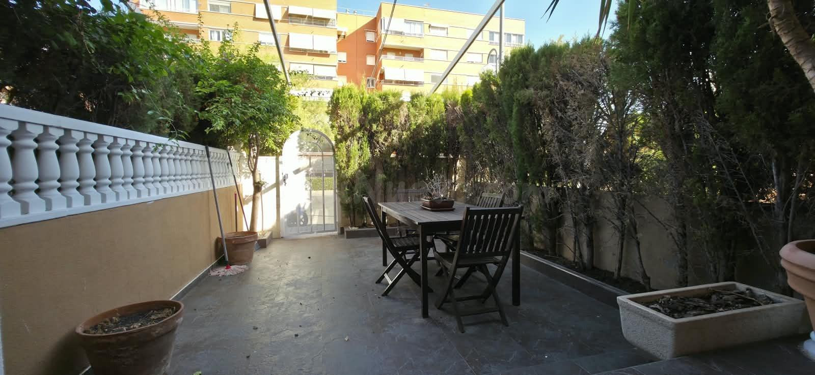 SE VENDE TRIPLEX EN ZONA ALTABIX UNIVERSIDAD