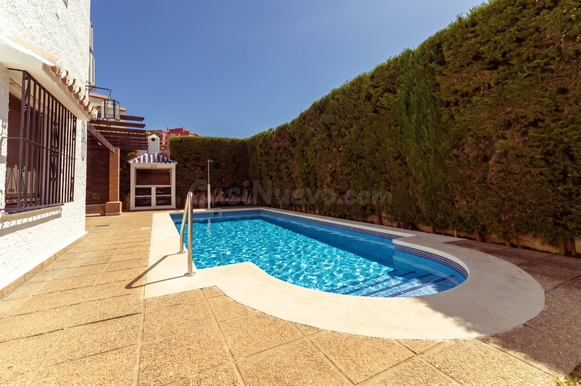 Chalet independiente con piscina privada, Zona edificio Myramar 1  – Fuengirola