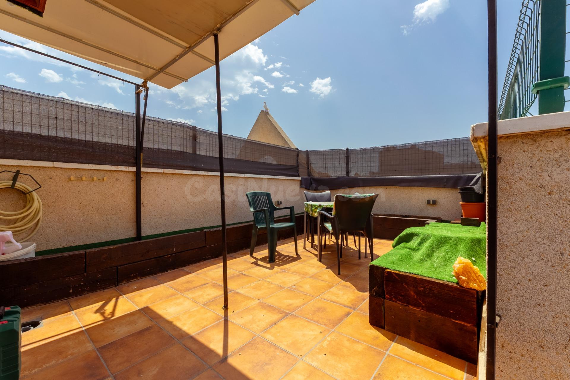 Ático con 5 dormitorios y 102m2 de terraza privadas en Málag - foto 3