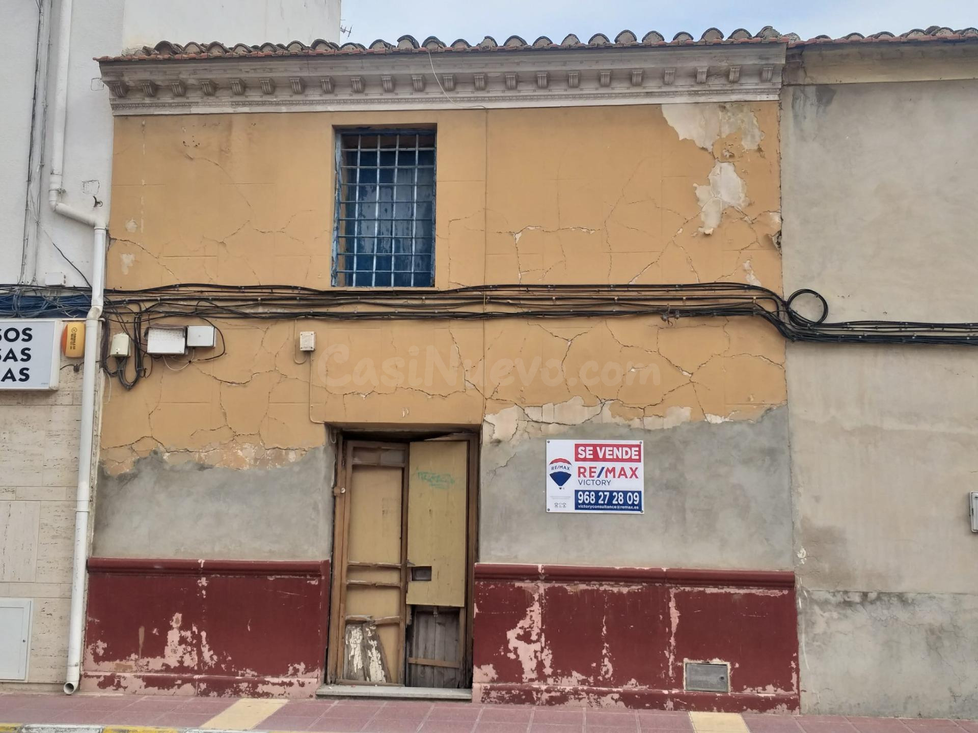 TERRENO CON CASA EN CENTRO URBANO DE LIBRILLA