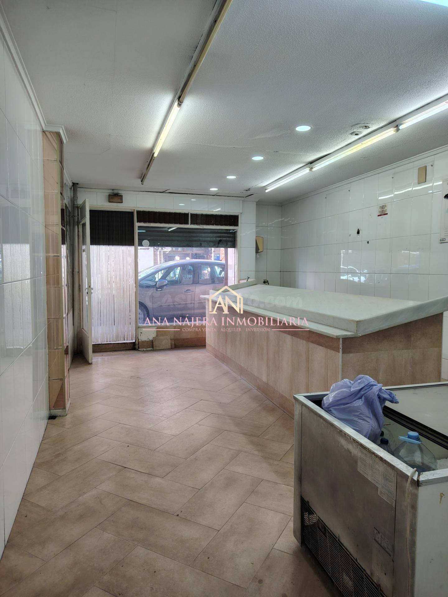 LOCAL EN BUEN SITIO COMERCIAL