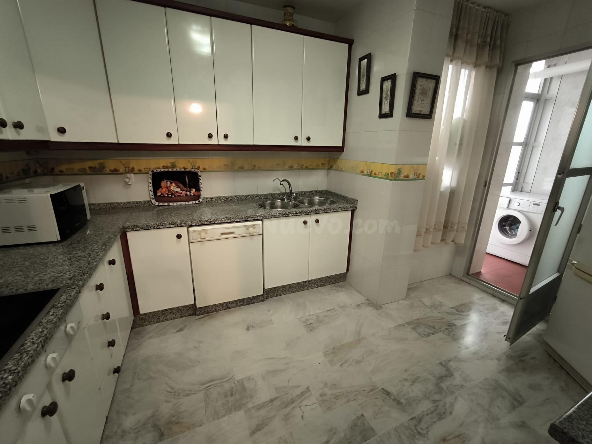 Piso 3 habitaciones en venta - CENTRO ( LA MATALLANA ) - foto 3