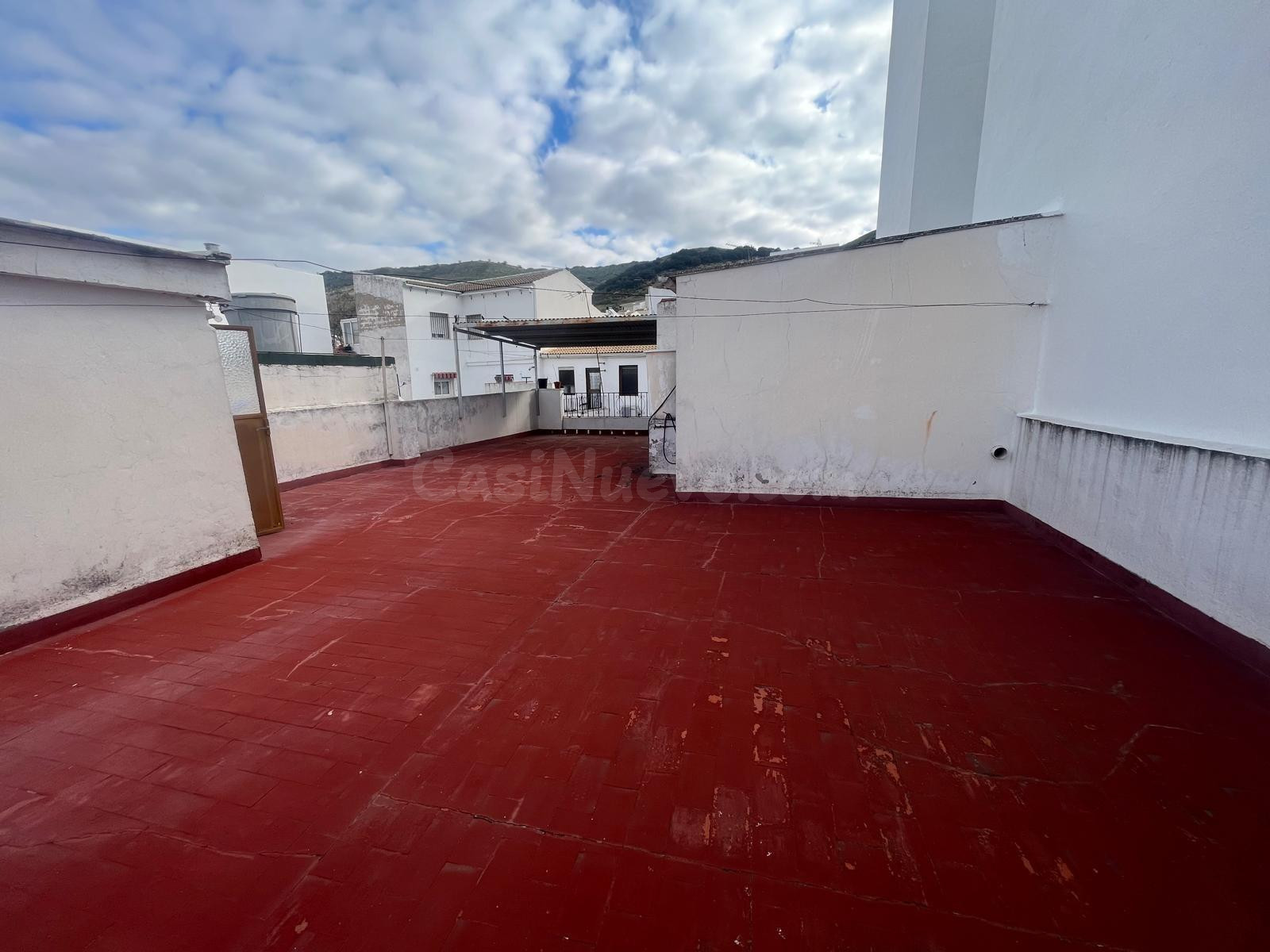 CASA EN DOÑA MENCIA CON LOCAL COMERCIAL