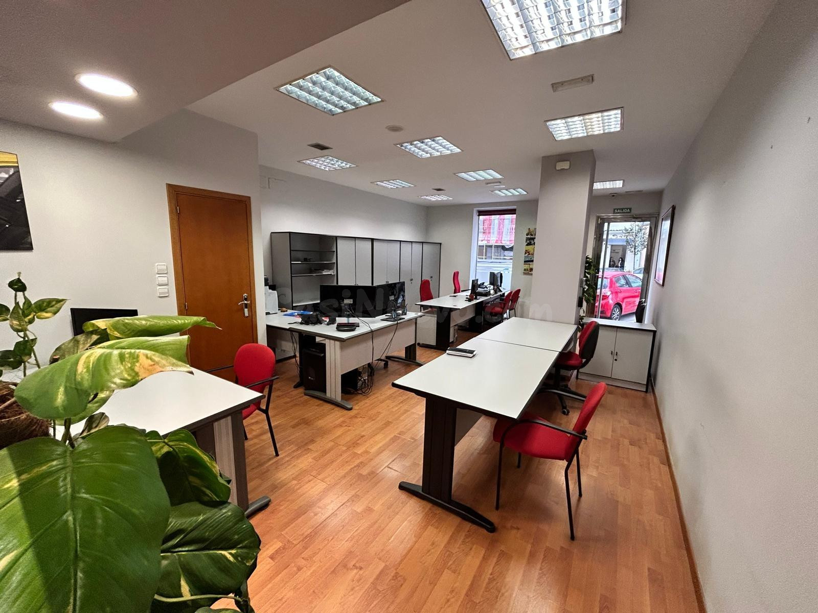 Magnífica oficina en alquiler lista para entrar a trabajar - foto 2