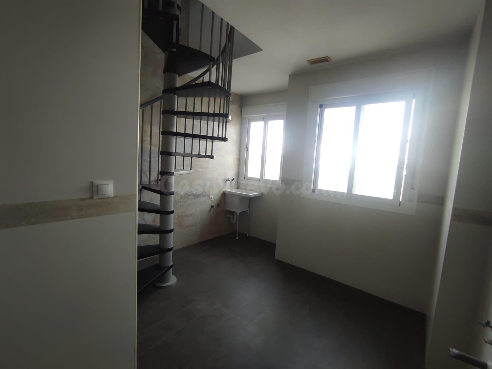 Exclusivo Ático Dúplex en el Centro de Cabra - foto 5