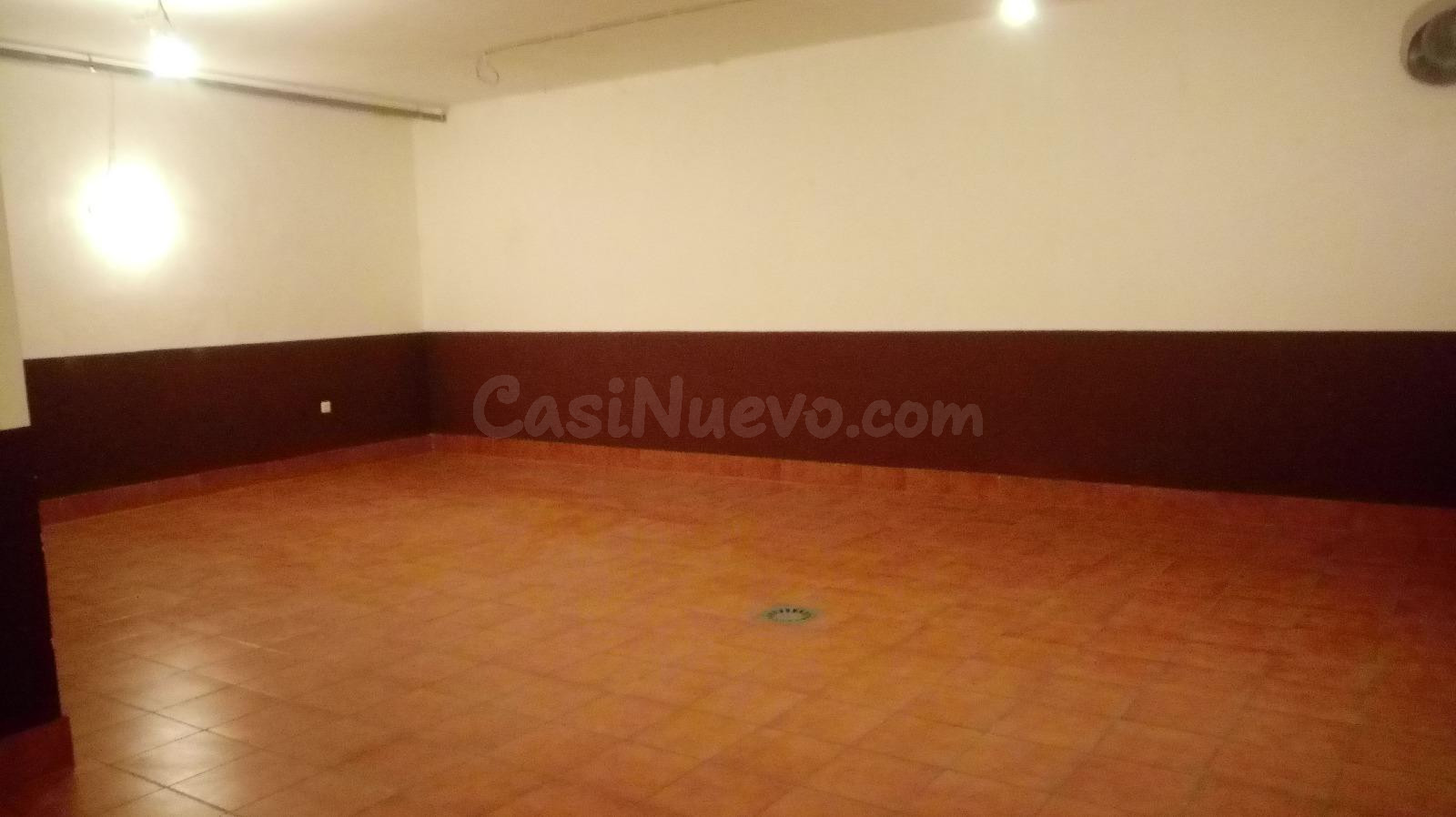 Amplio Local Comercial en Cabra con Posibilidades de Convers - foto 2