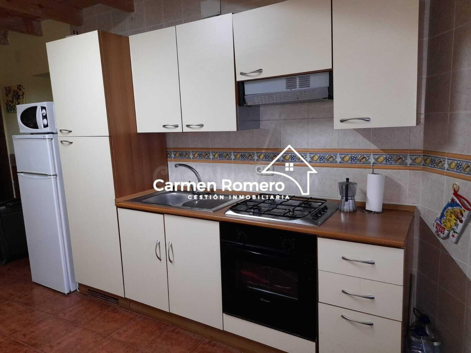 Casa de pueblo  con garaje y Patio-Jardín de 120 m2 a 18 Km  - foto 3