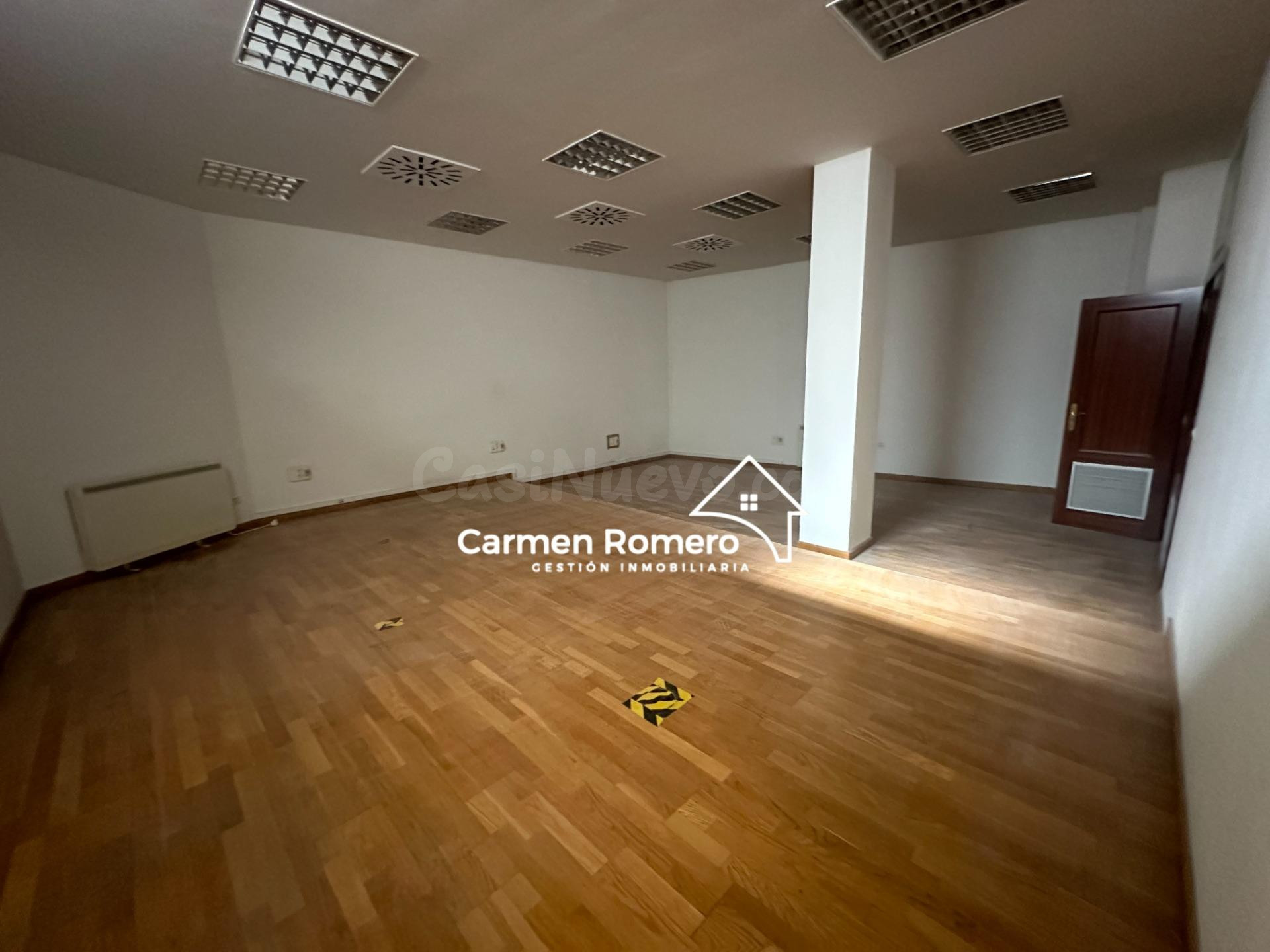FANTASTICO LOCAL JT. OFICINA DEL IMEN DE CANALEJAS EN VENTA  - foto 2