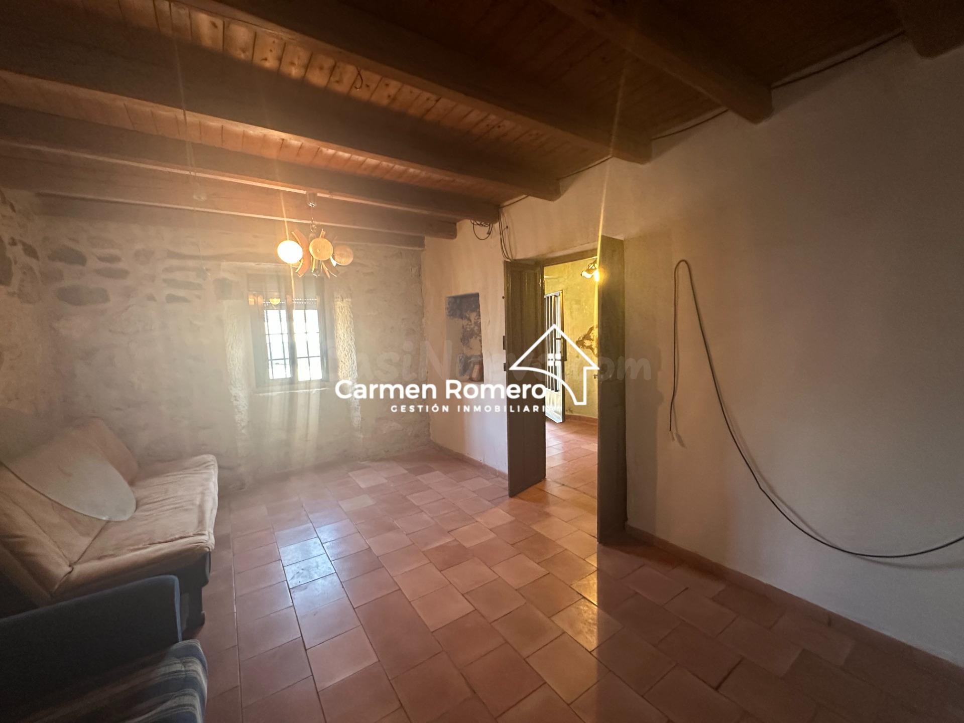 Casa de pueblo con  patio- jardin y garaje a 18 km de Salama