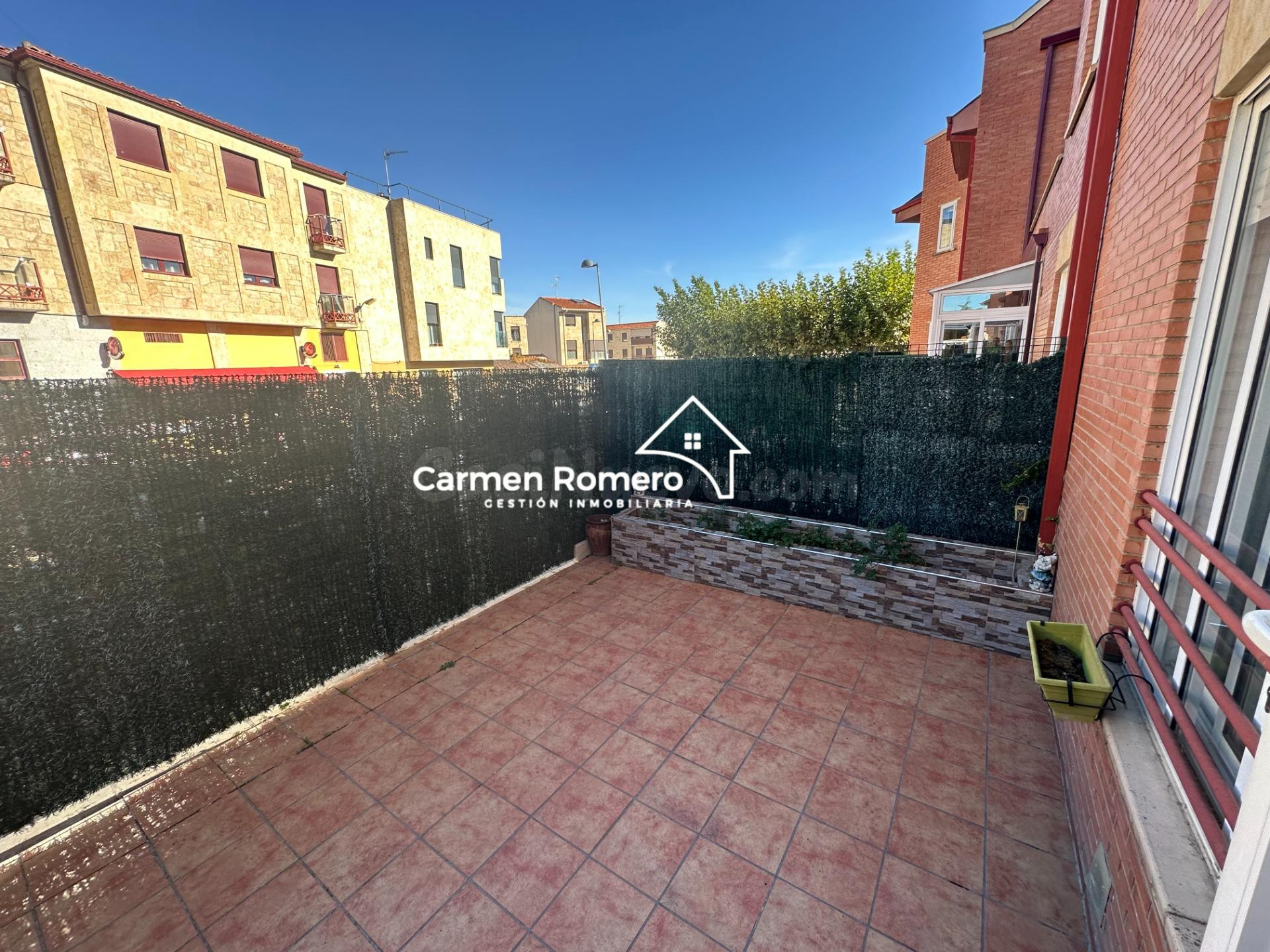 ADOSADO EN VENTA  EN VILLAMAYOR. URB. PIEDRA DORADA - foto 4