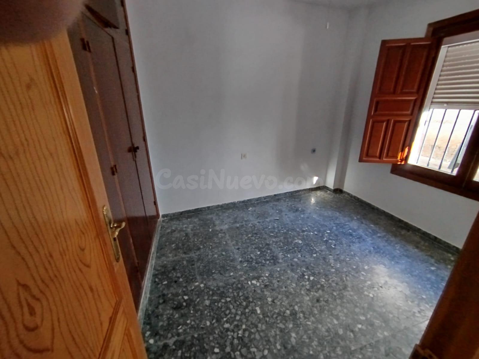 CASA DE 6 DORMITORIOS EN ZONA ANTIGUA DE VELEZ - foto 4